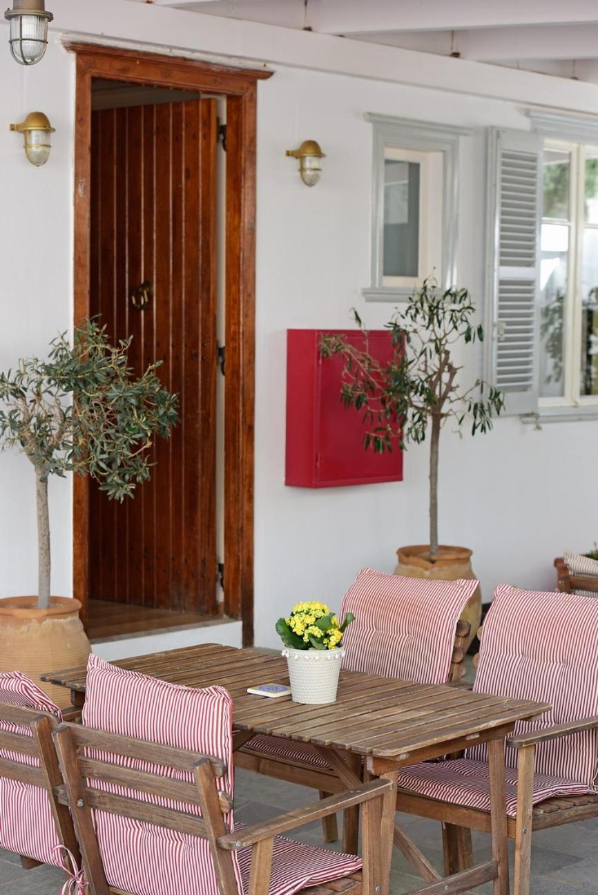Athina Guesthouse Хидра Екстериор снимка