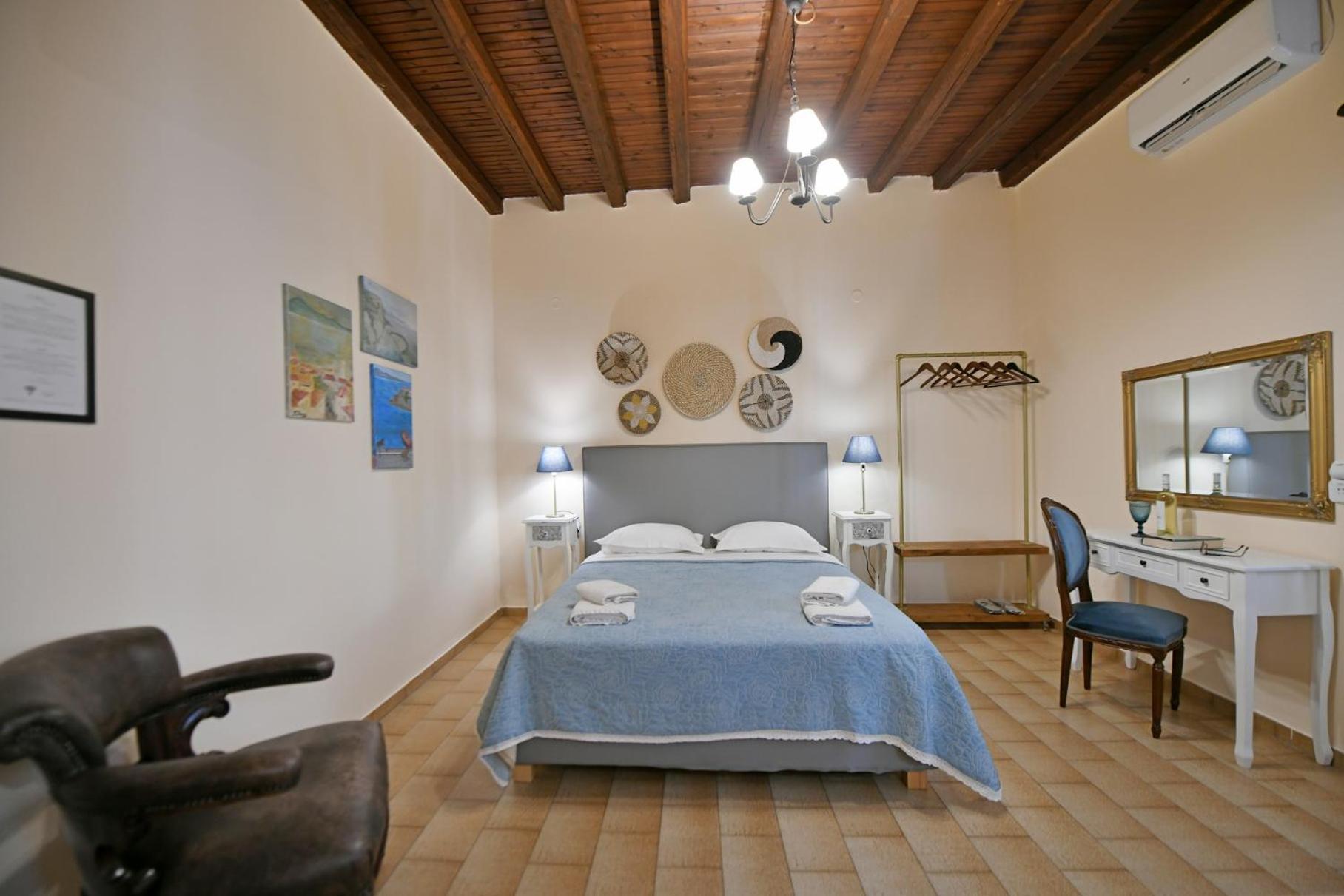 Athina Guesthouse Хидра Екстериор снимка