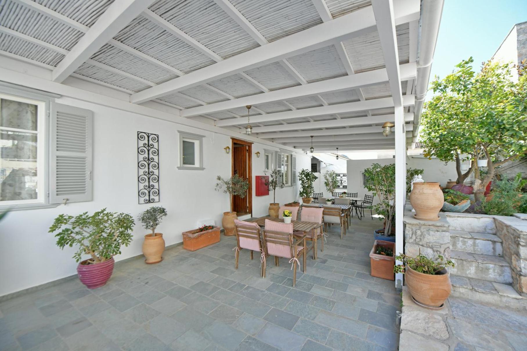 Athina Guesthouse Хидра Екстериор снимка