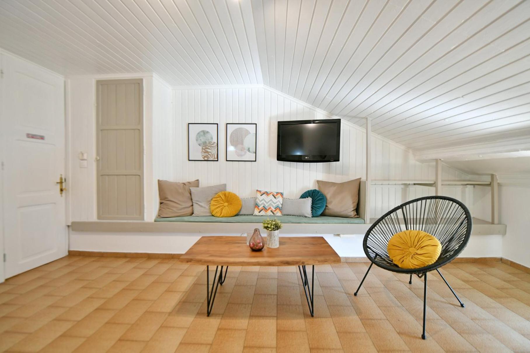 Athina Guesthouse Хидра Екстериор снимка