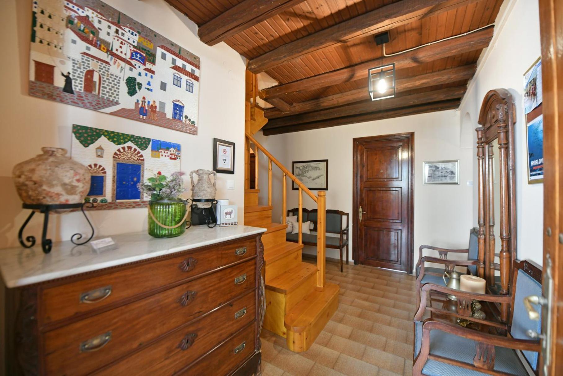 Athina Guesthouse Хидра Екстериор снимка