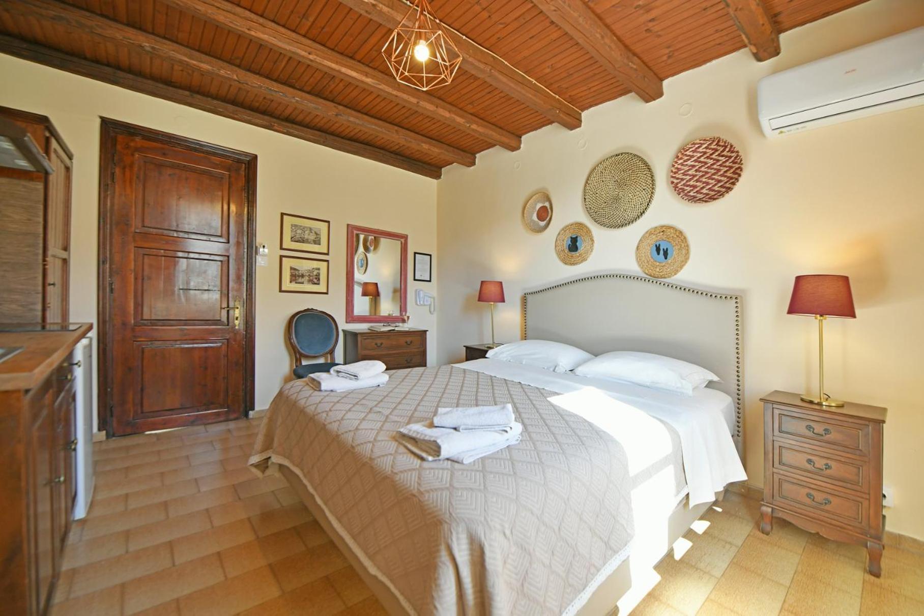 Athina Guesthouse Хидра Екстериор снимка