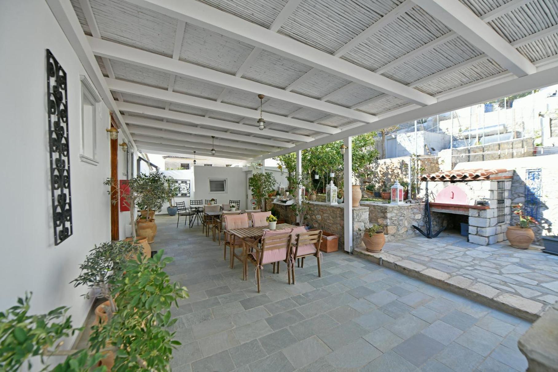 Athina Guesthouse Хидра Екстериор снимка