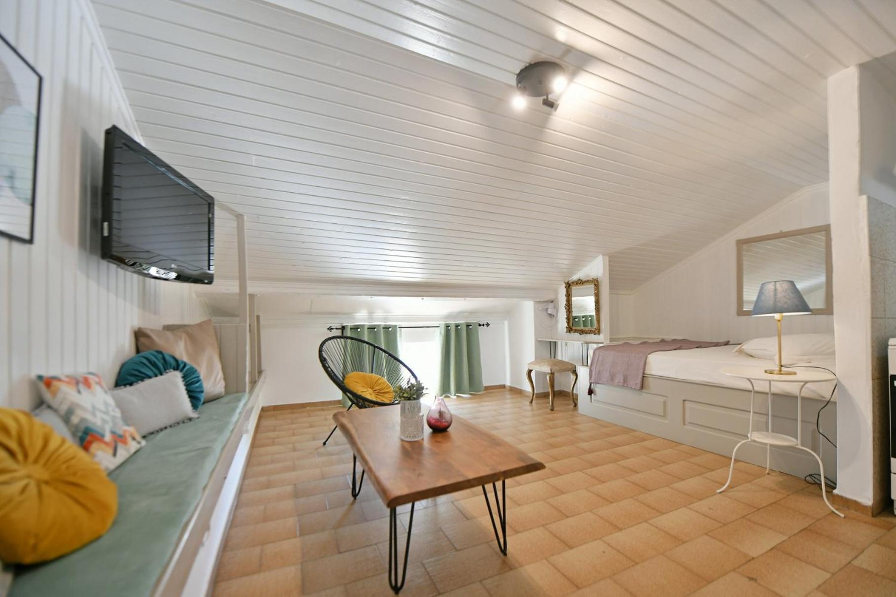 Athina Guesthouse Хидра Екстериор снимка