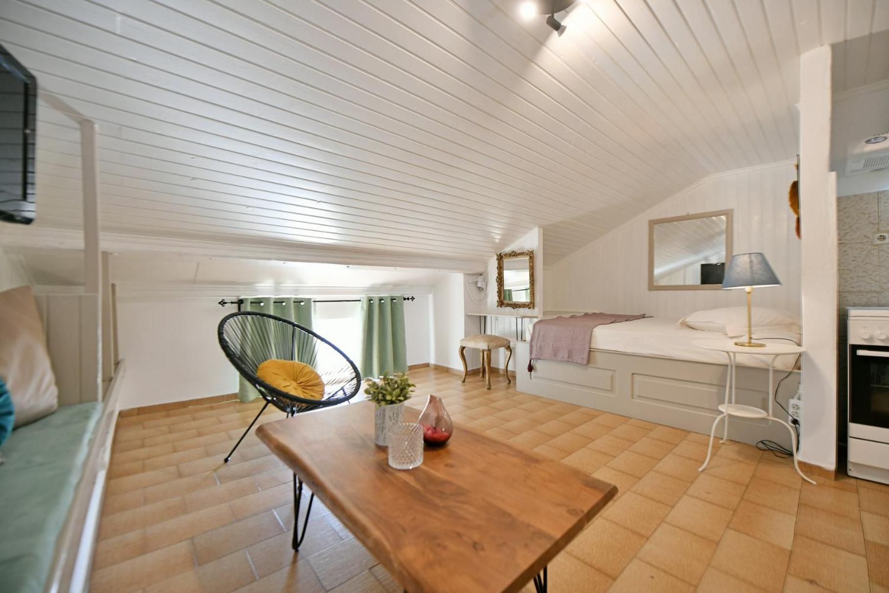 Athina Guesthouse Хидра Екстериор снимка