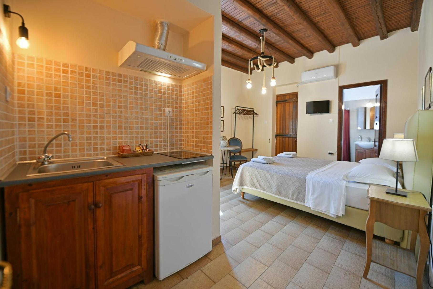 Athina Guesthouse Хидра Екстериор снимка