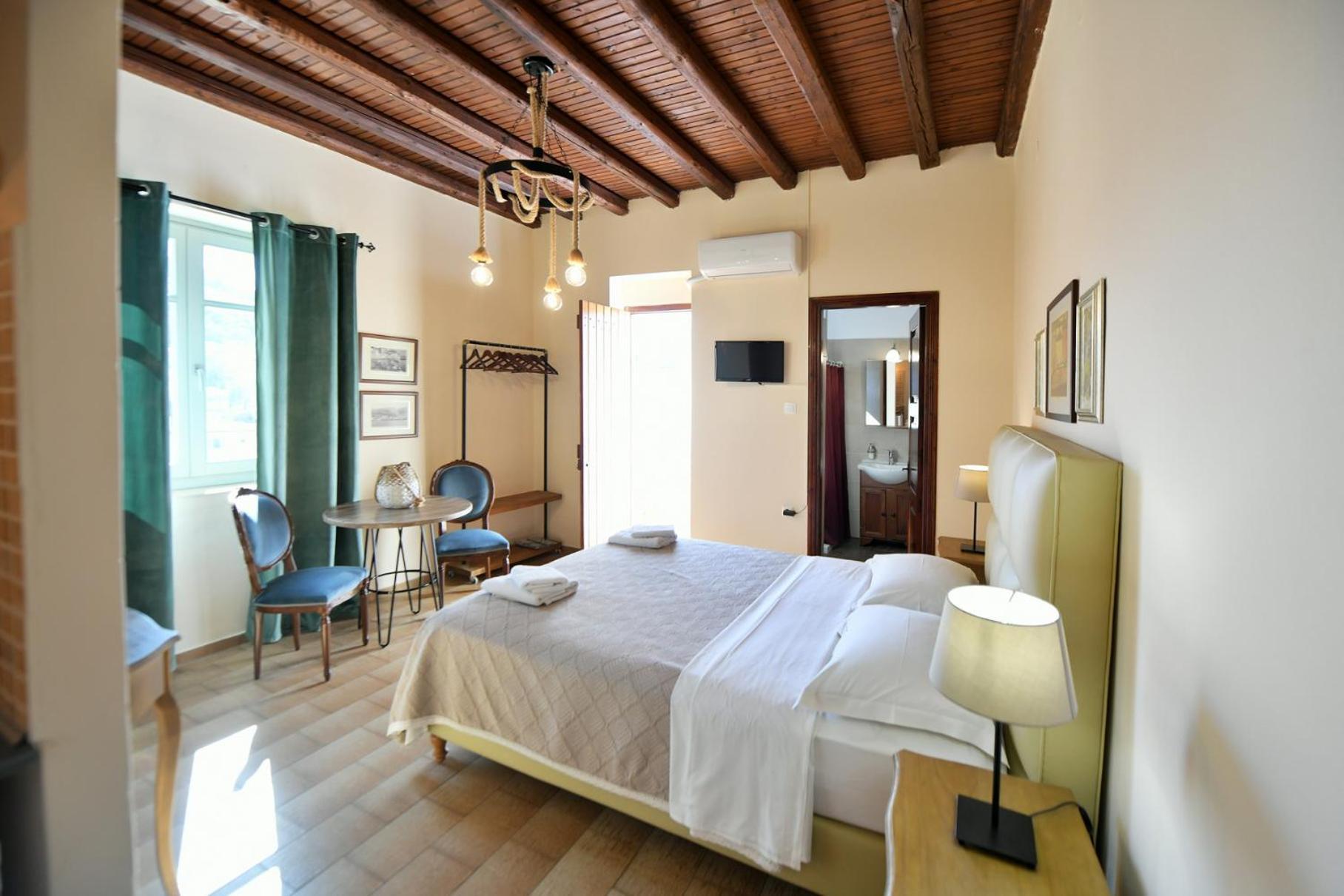 Athina Guesthouse Хидра Екстериор снимка