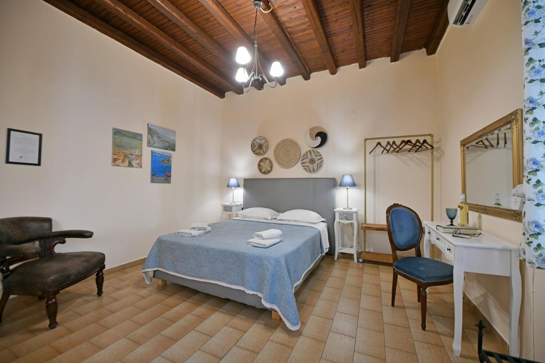Athina Guesthouse Хидра Екстериор снимка