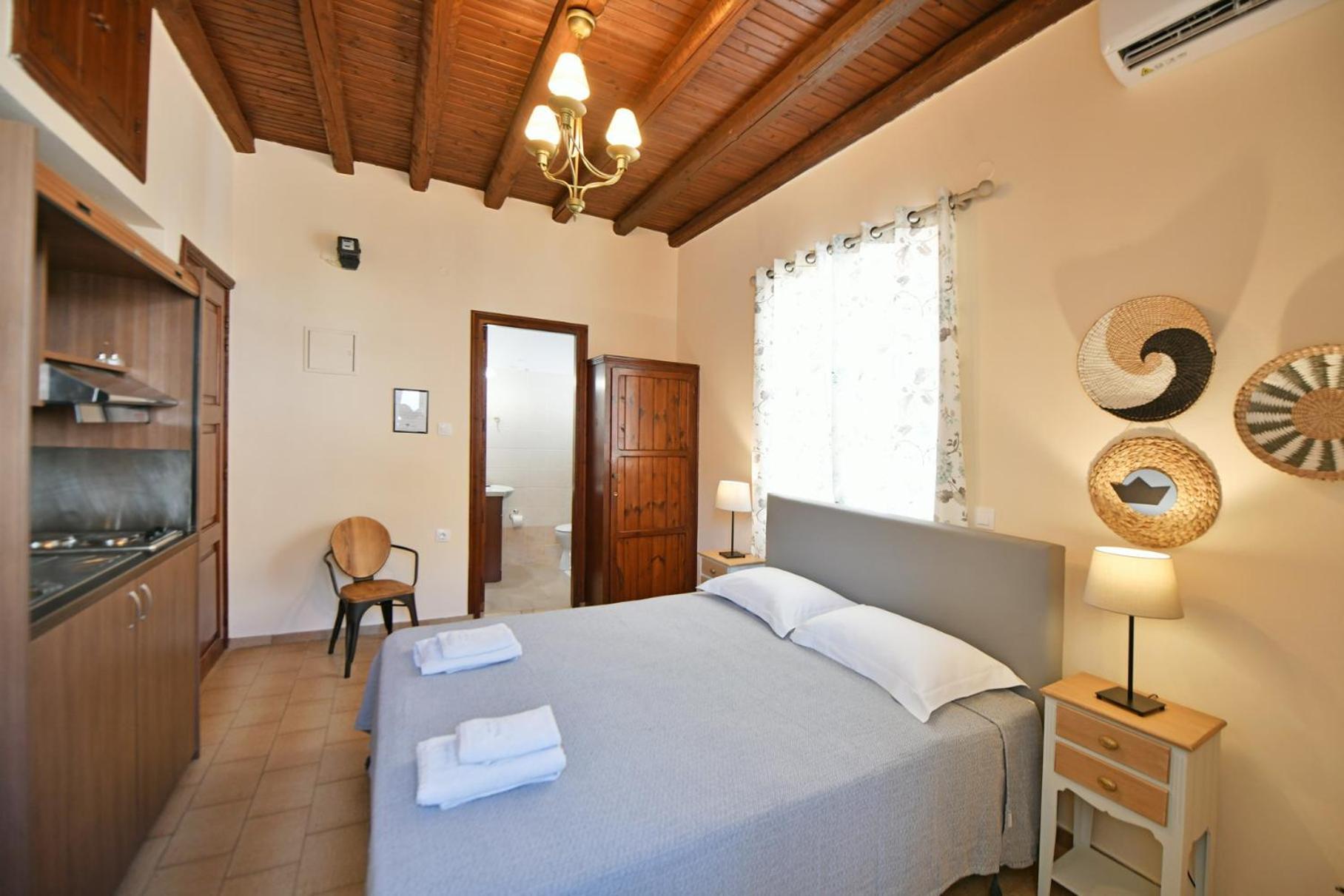 Athina Guesthouse Хидра Екстериор снимка